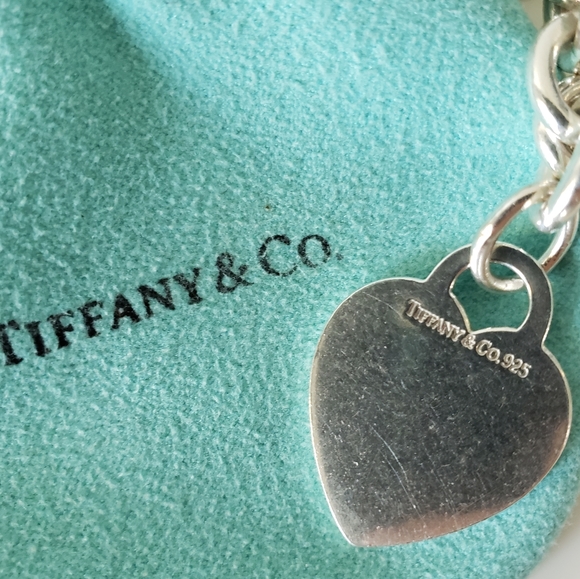 ❗SOLD❗Tiffany & Co. Heart Tag Chain Link Necklace - Picture 6 of 16